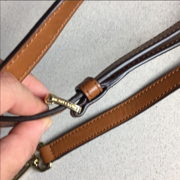 Authentic Michael Kors signature bag - Picture 4 of 6